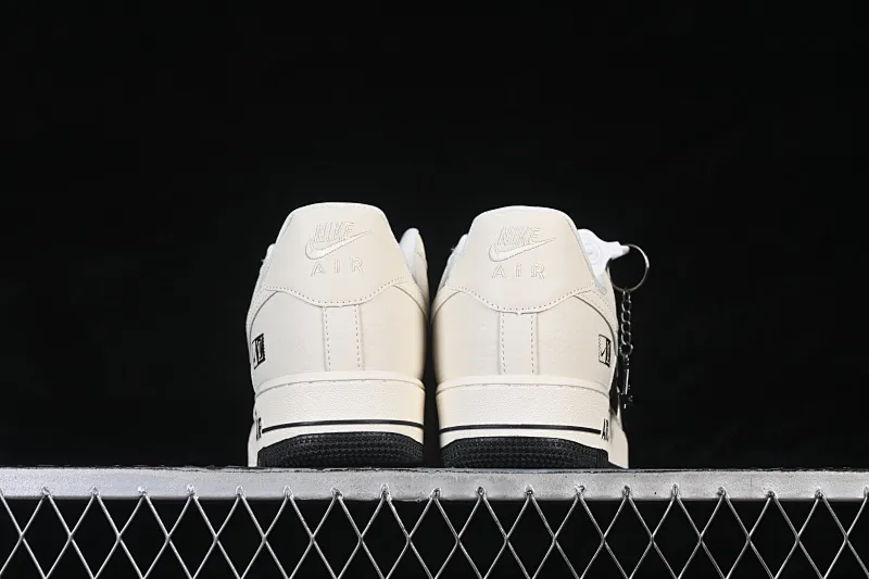 All categories Nk Air Force 1 Air Force series Nk Air Force 1 Low Air Force low top Nike Air Force 1'07 Low Classic presbyopic black stitching Air Force 1 low top casual sneakers DF0188-137